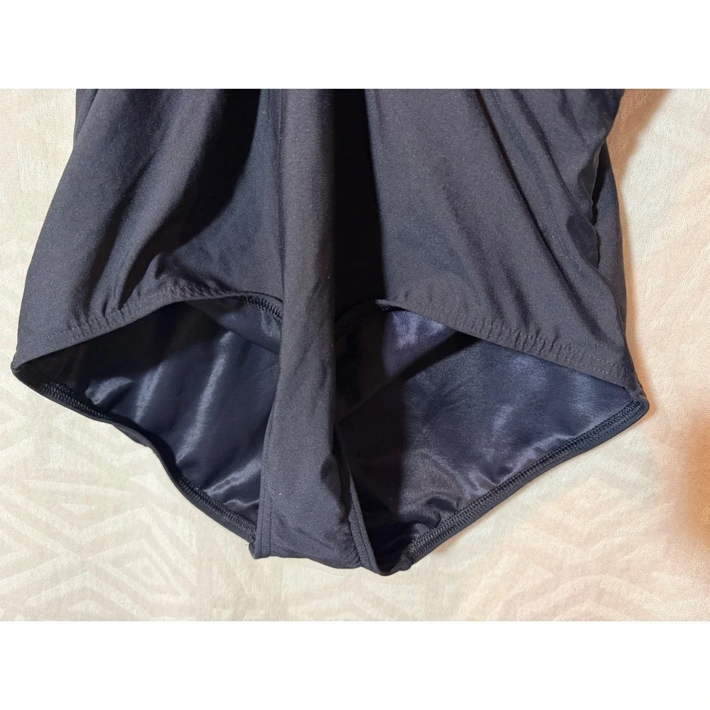 Lands End Womens Black Twist Front V-Neck One Piece Swimsuit Size 20W RN 62830 - Picture 8 of 10